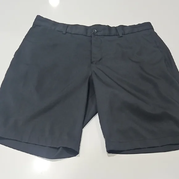 Nike Golf ⛳️ Men's Classic Black Shorts SZ 32" - Picture 1 of 4